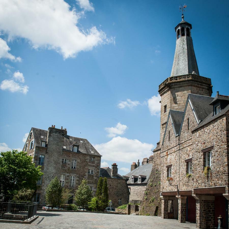 Hotel Particulier Le Mercier De Montigny -Une Nuit Sur Les Remparts- Fougeres Bagian luar foto