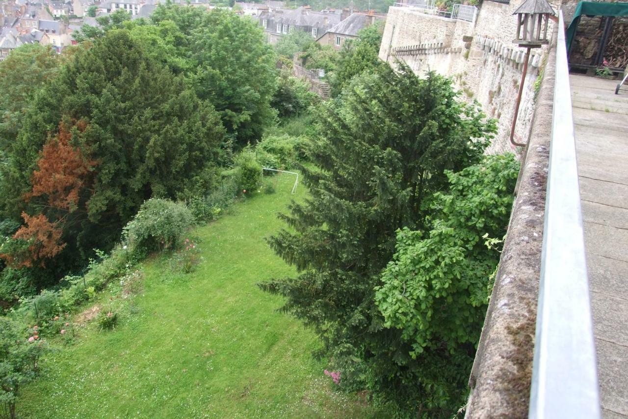 Hotel Particulier Le Mercier De Montigny -Une Nuit Sur Les Remparts- Fougeres Bagian luar foto