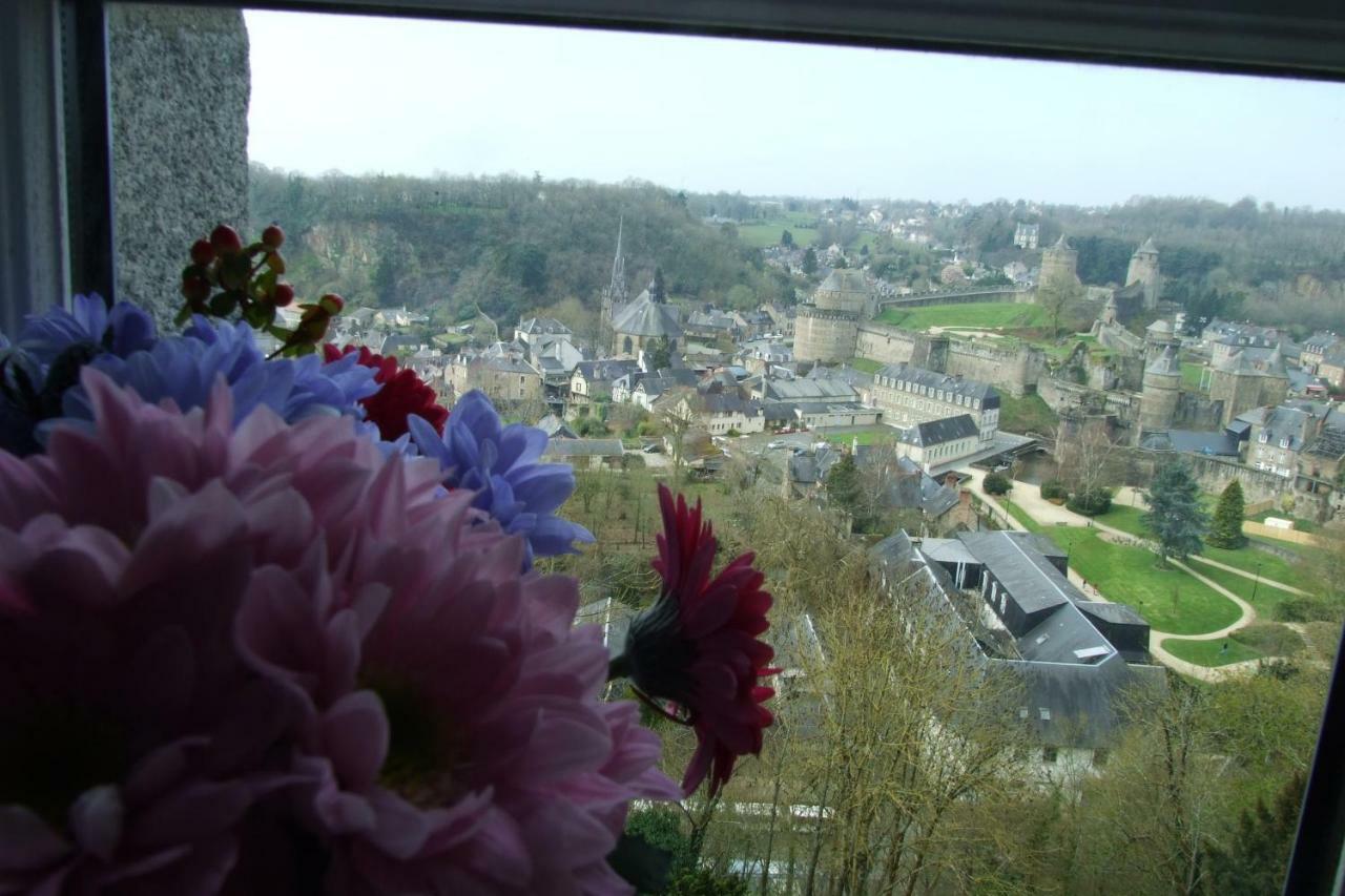 Hotel Particulier Le Mercier De Montigny -Une Nuit Sur Les Remparts- Fougeres Bagian luar foto