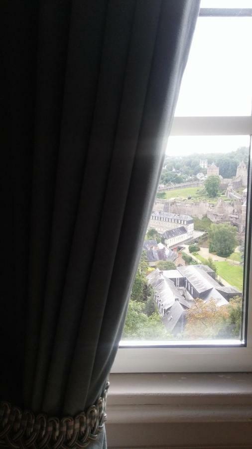 Hotel Particulier Le Mercier De Montigny -Une Nuit Sur Les Remparts- Fougeres Bagian luar foto